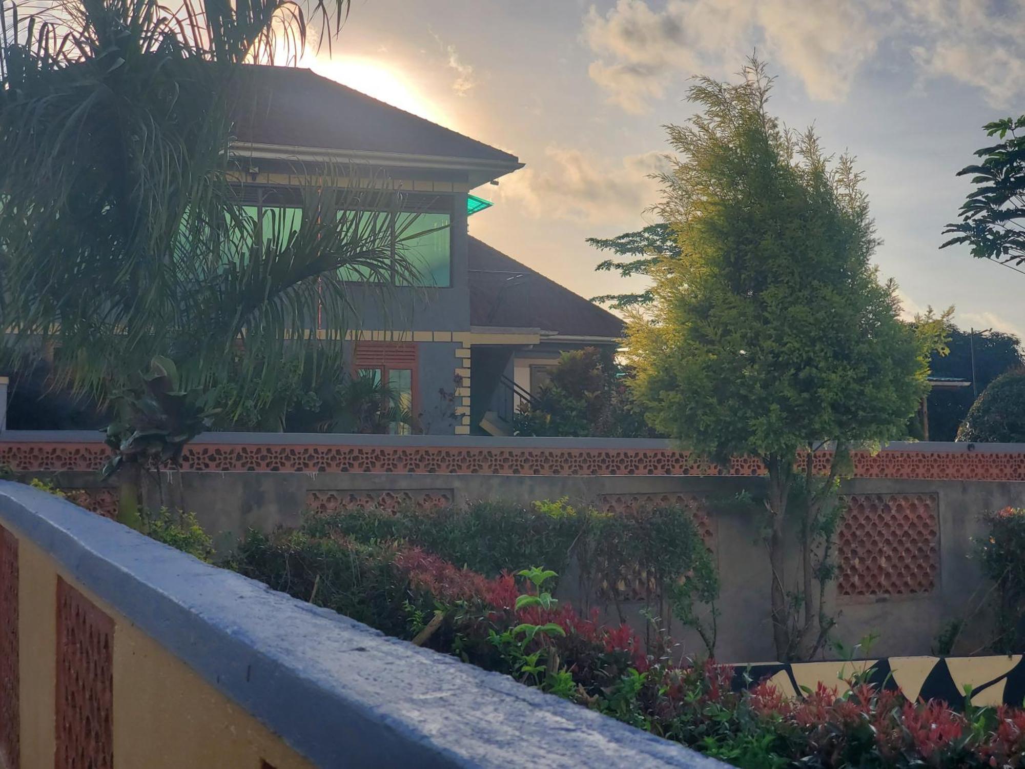 Guest house Gorilla African Entebbe
